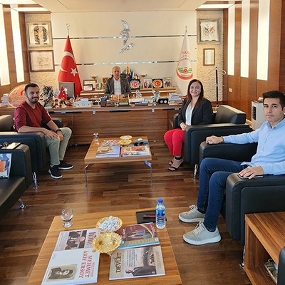 Oğuzeli Belediye Başkanımız Sayın Mehmet Sait Kılıç'ı makamında ziyaret ettik.
