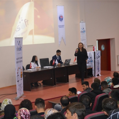 Gaziantep Üniversitesi Oğuzeli MYO ' da Merhaba E-Ticaret Konferansına Katıldık